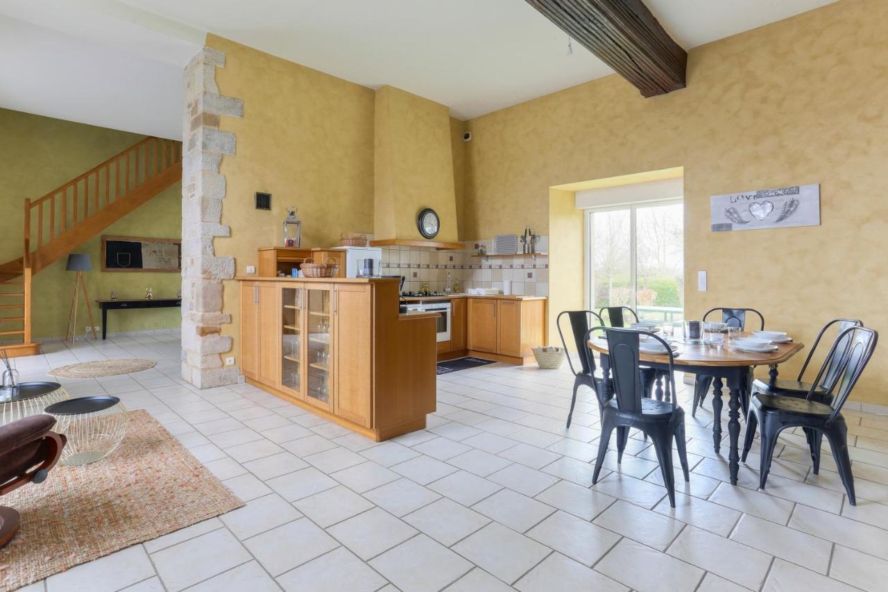 Tour Des Alleux - Maison De Maitre Pour 6 Taden Dış mekan fotoğraf