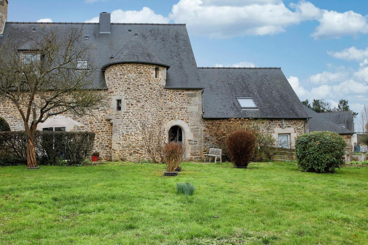 Tour Des Alleux - Maison De Maitre Pour 6 Taden Dış mekan fotoğraf
